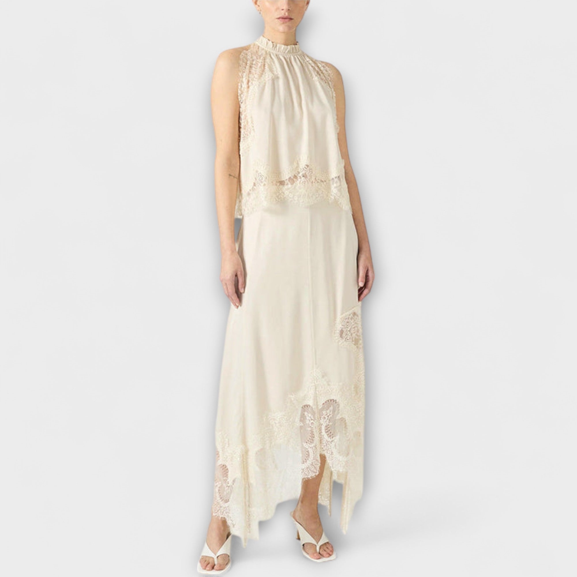 Kaia - Blusa de satén con encaje y escote plisado en conjunto