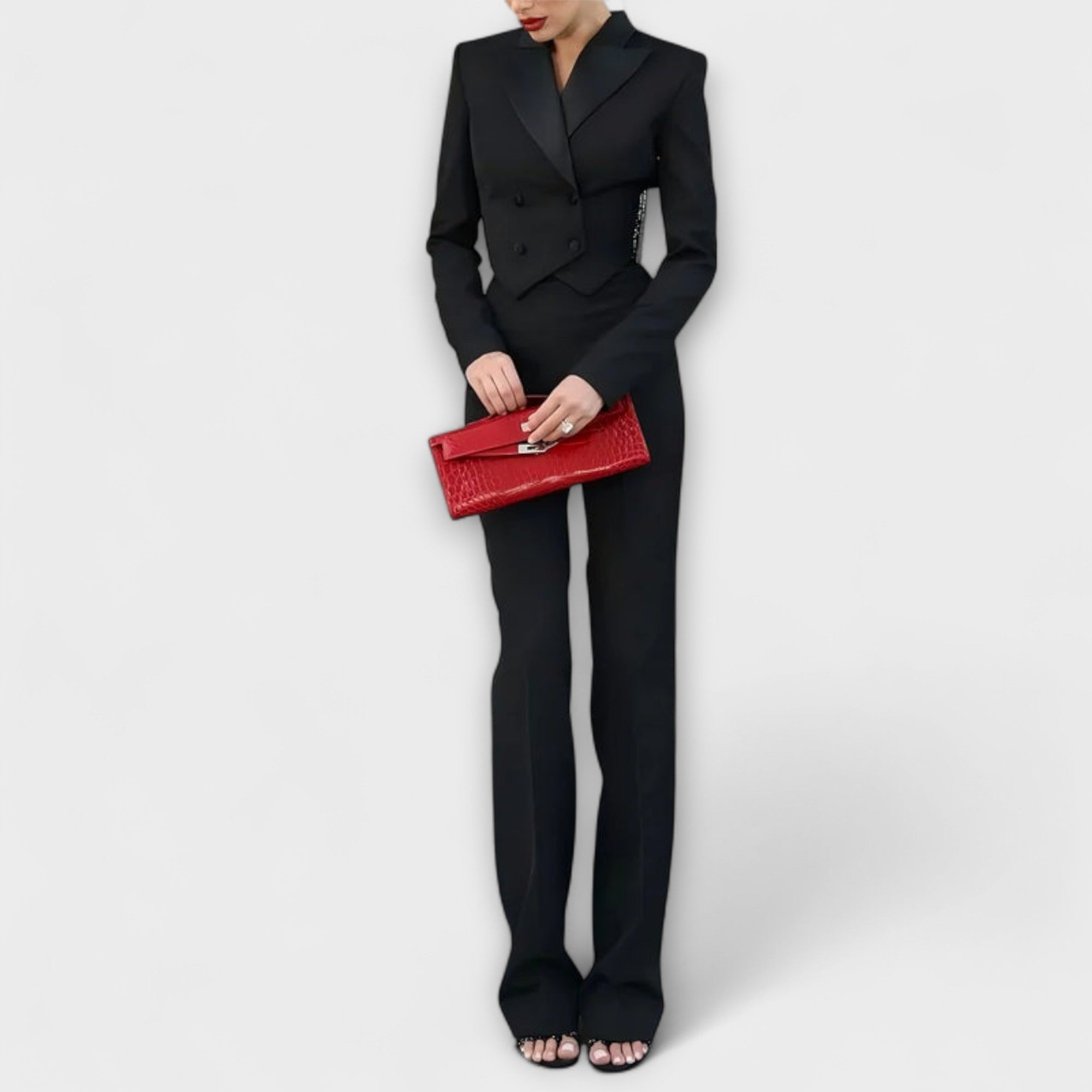 Noa - Conjunto Corto de Blazer Espalda Descubierta con Perlas Negras
