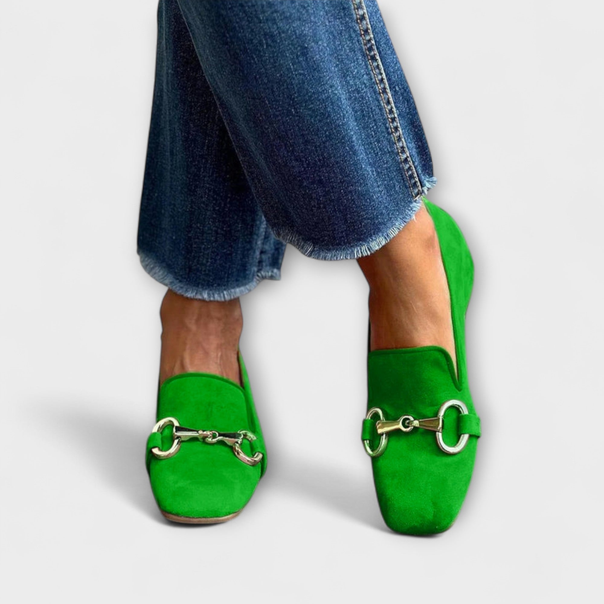 Taliah – Zapatilla con Punta Cuadrada y Hebilla