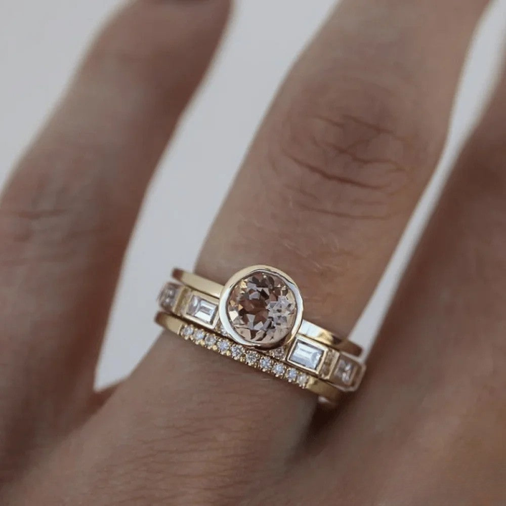 Anillo elegante con incrustación
