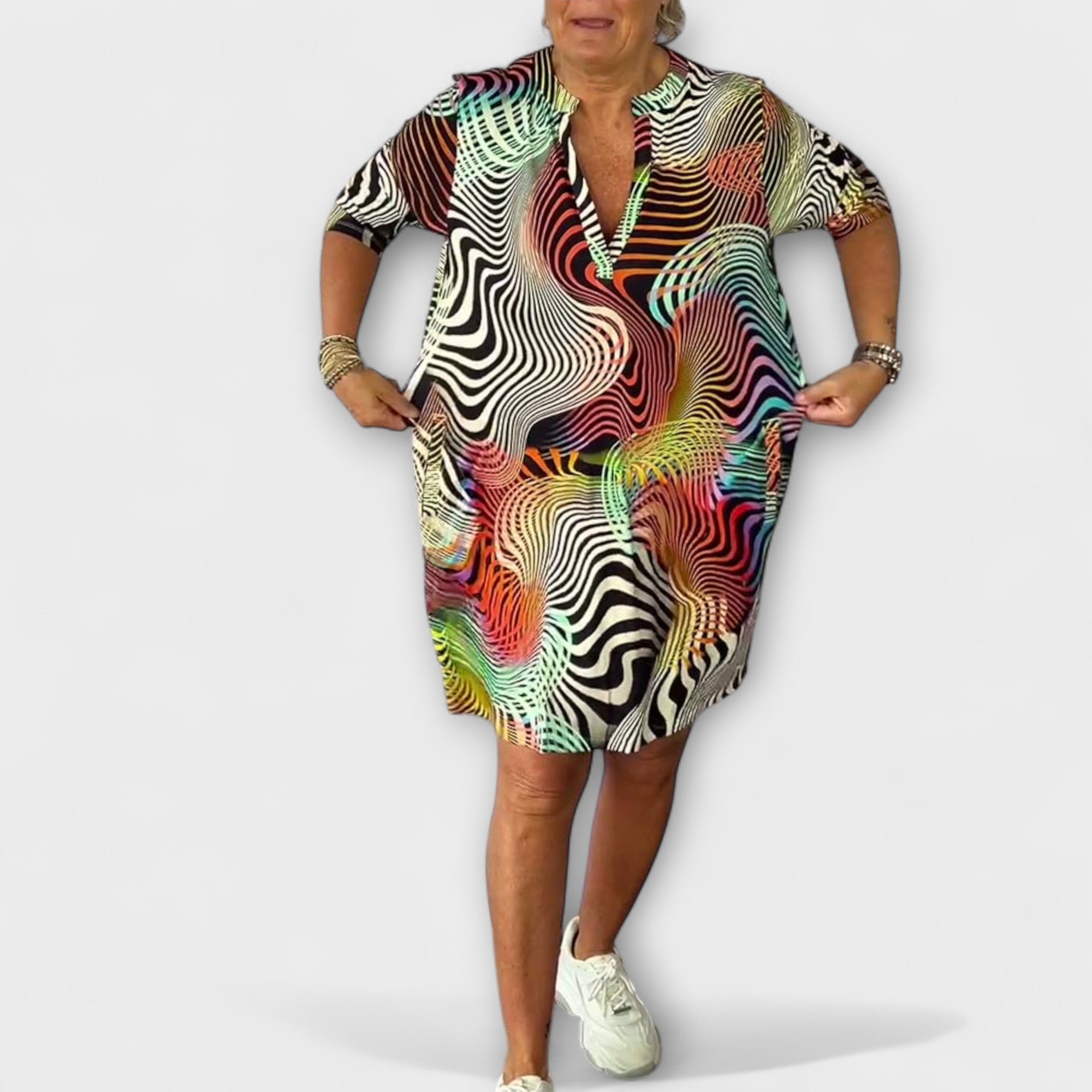 Liora - Vestido colorido con escote en V