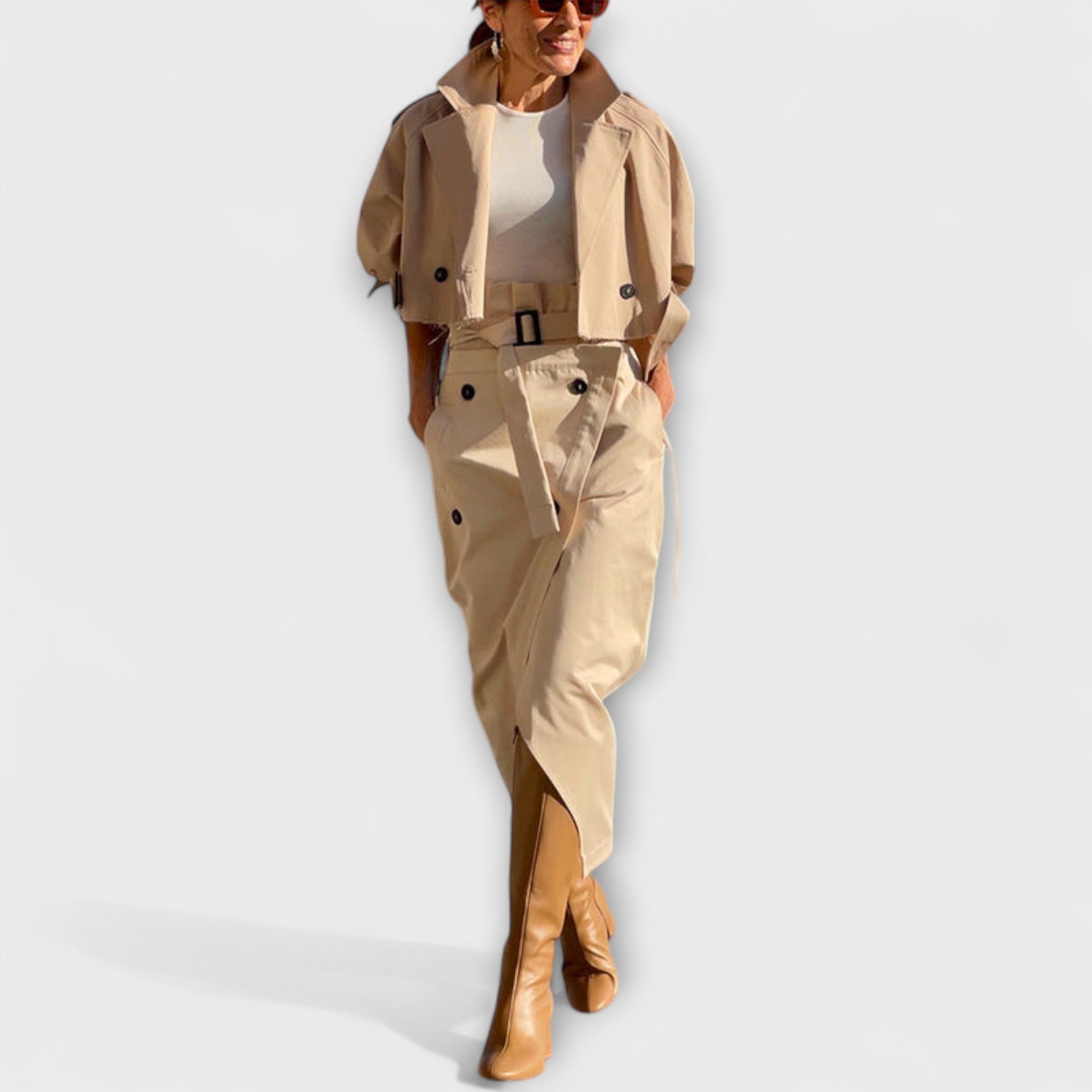 Lyra - Elegante chaqueta midi con falda y bolsillos