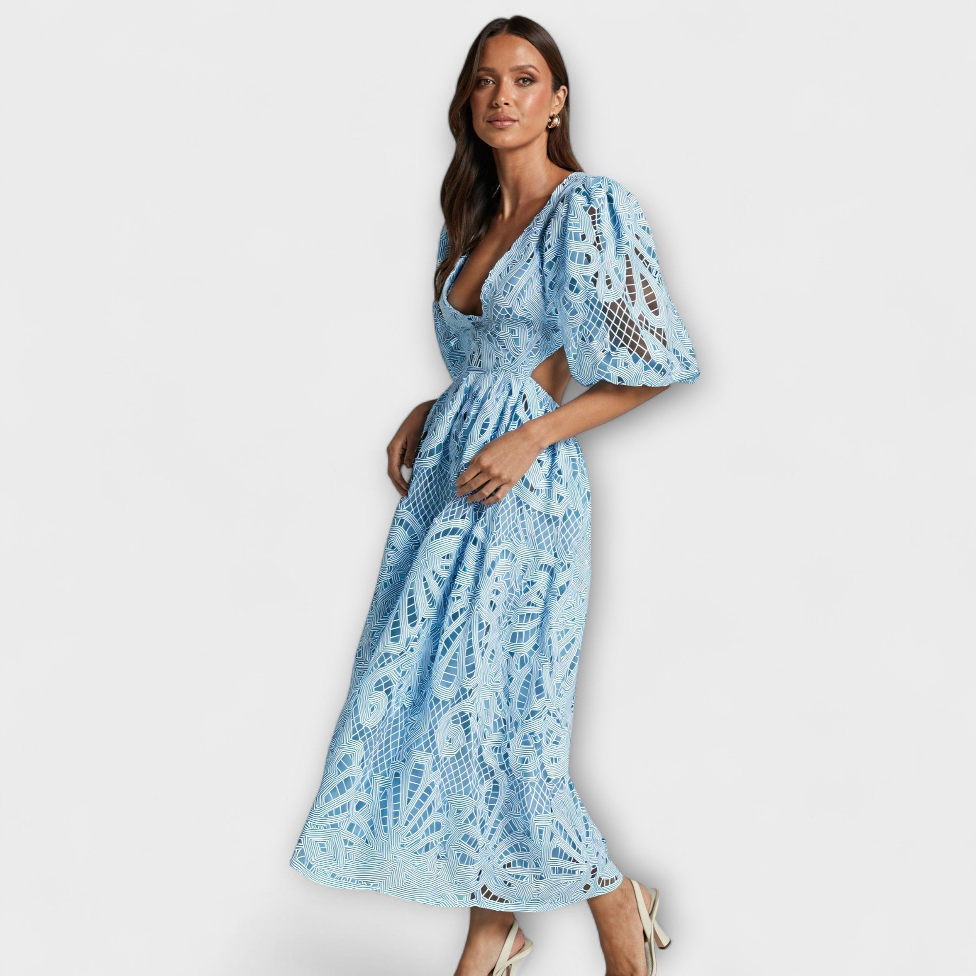 Elegante vestido con delicados detalles