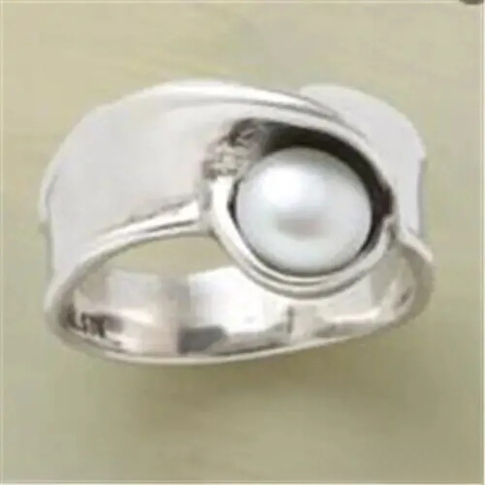 Anillo de perlas retro