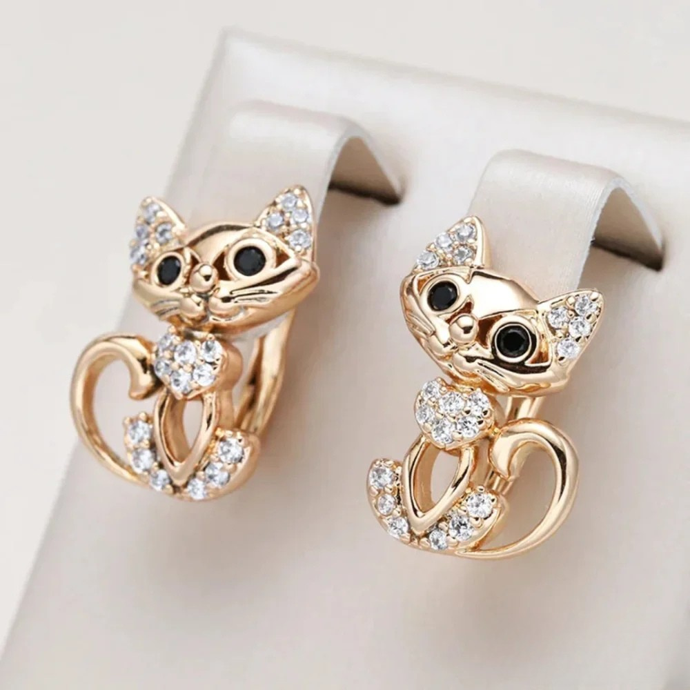 Elegantes Pendientes de Gato con Circonitas
