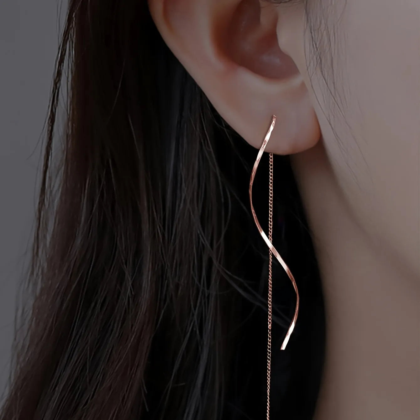 Pendientes Largos con Diseño Ondulado