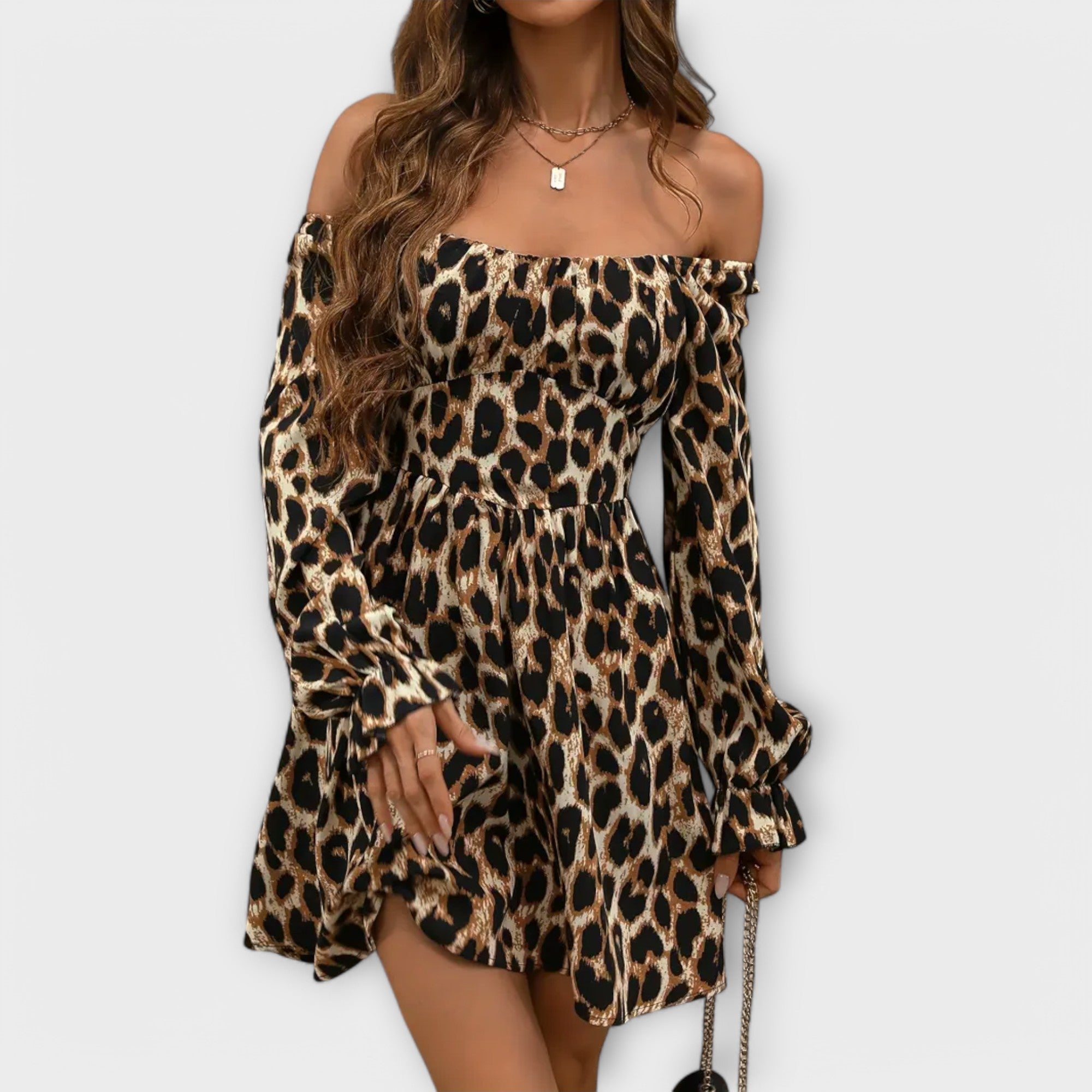 Vestido encantador con estampado de leopardo