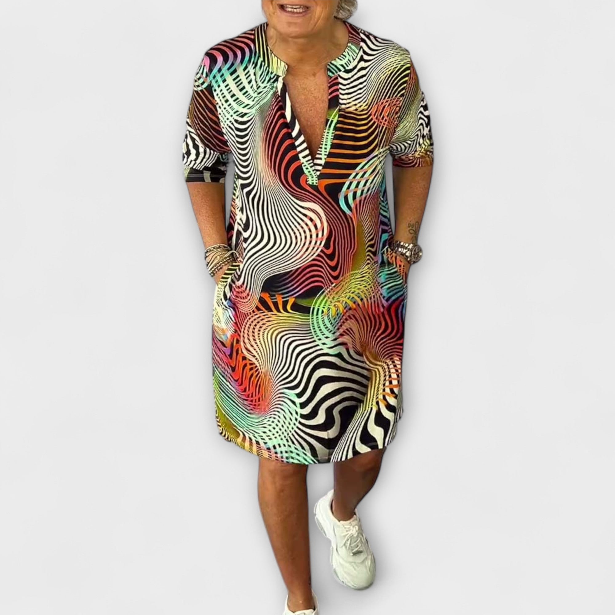 Liora - Vestido colorido con escote en V