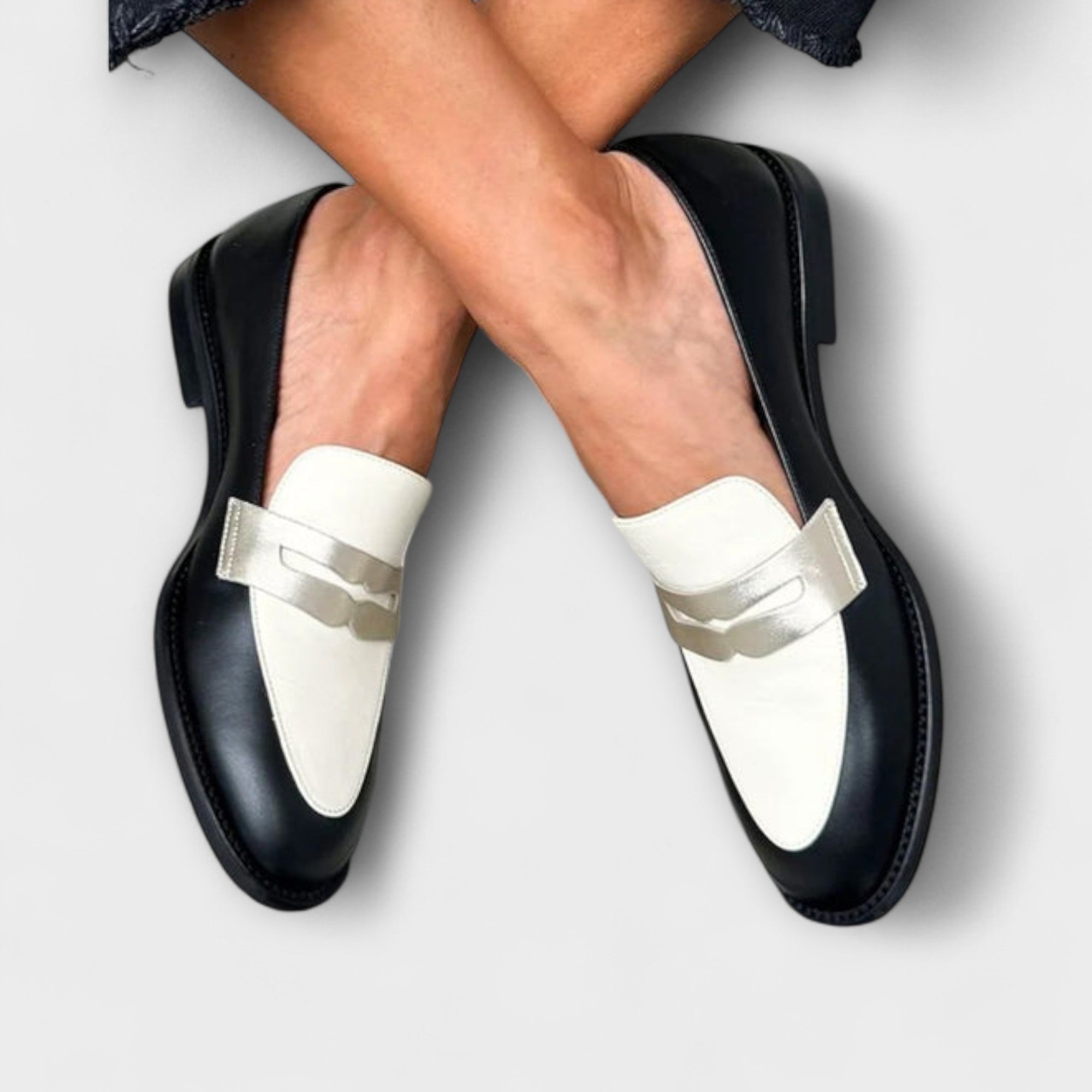 Xara – Zapatillas Negras con Brillo Metálico