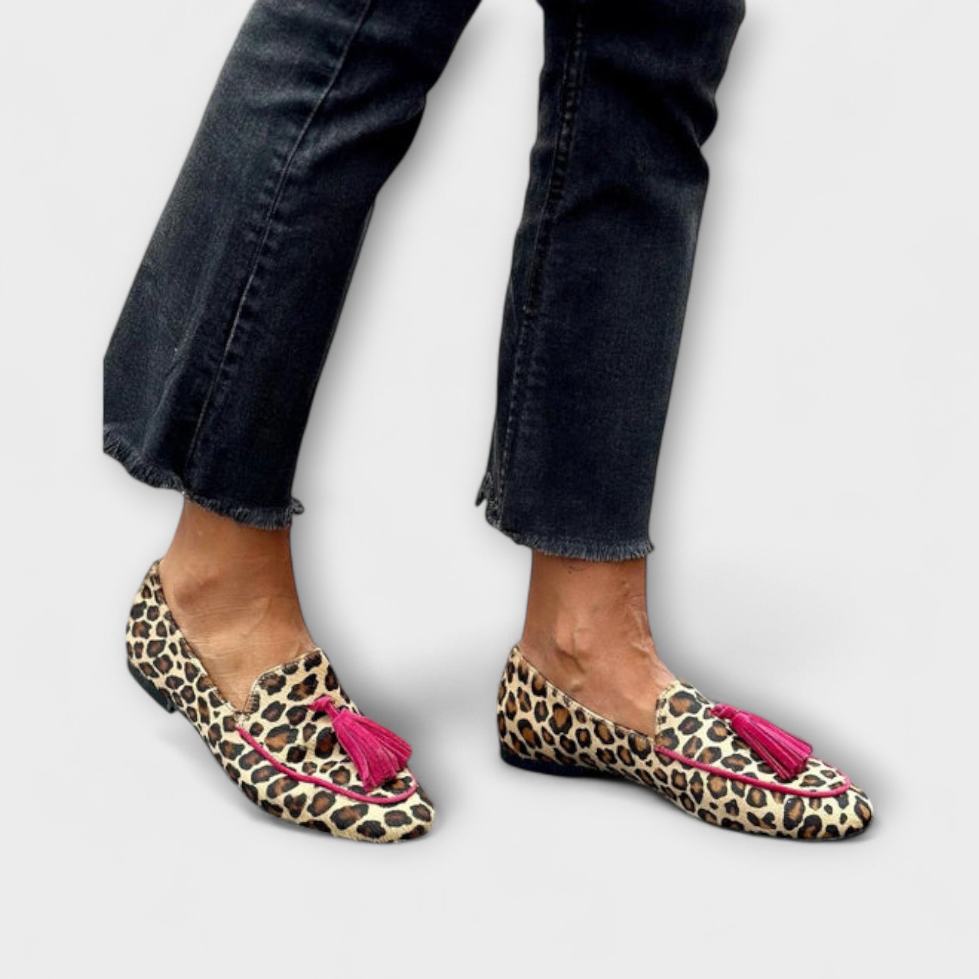 Circe – Mocasín con Estampado de Leopardo y Borlas