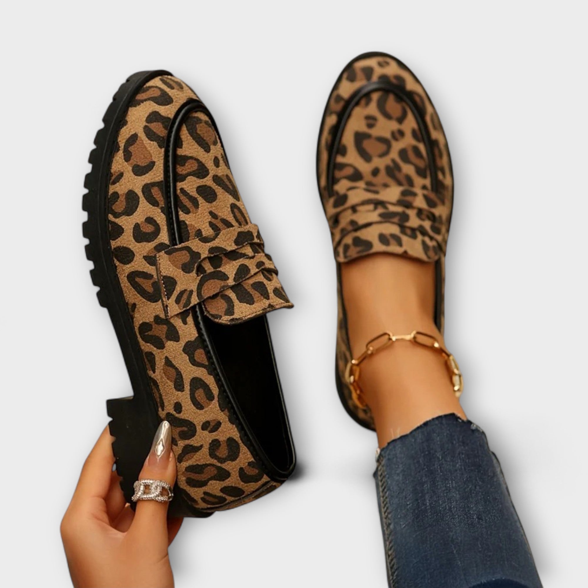 Mireille – Mocasines Casual de Ante Sintético con Estampado de Leopardo