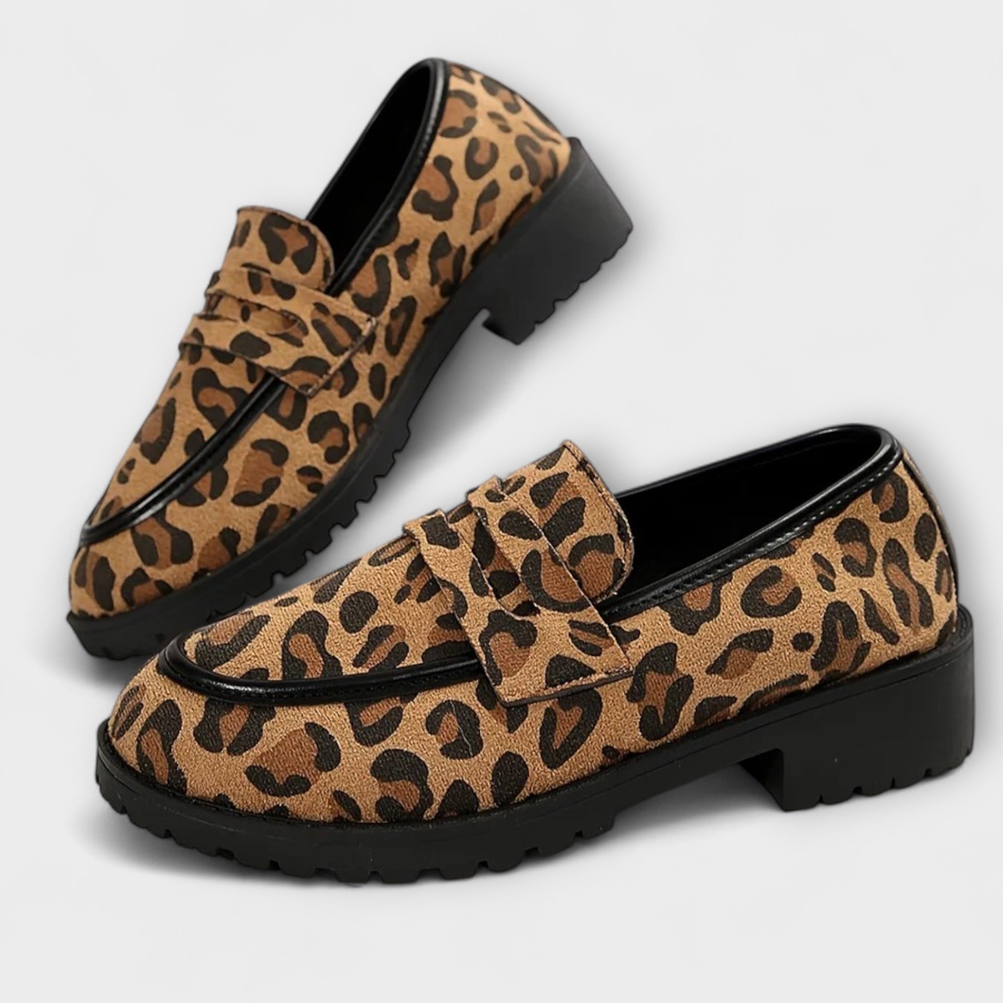 Mireille – Mocasines Casual de Ante Sintético con Estampado de Leopardo