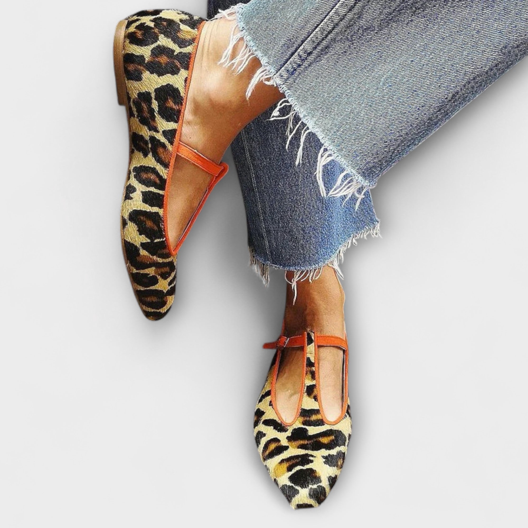 Gaia – Bailarinas con Punta Afila y Estampado de Leopardo