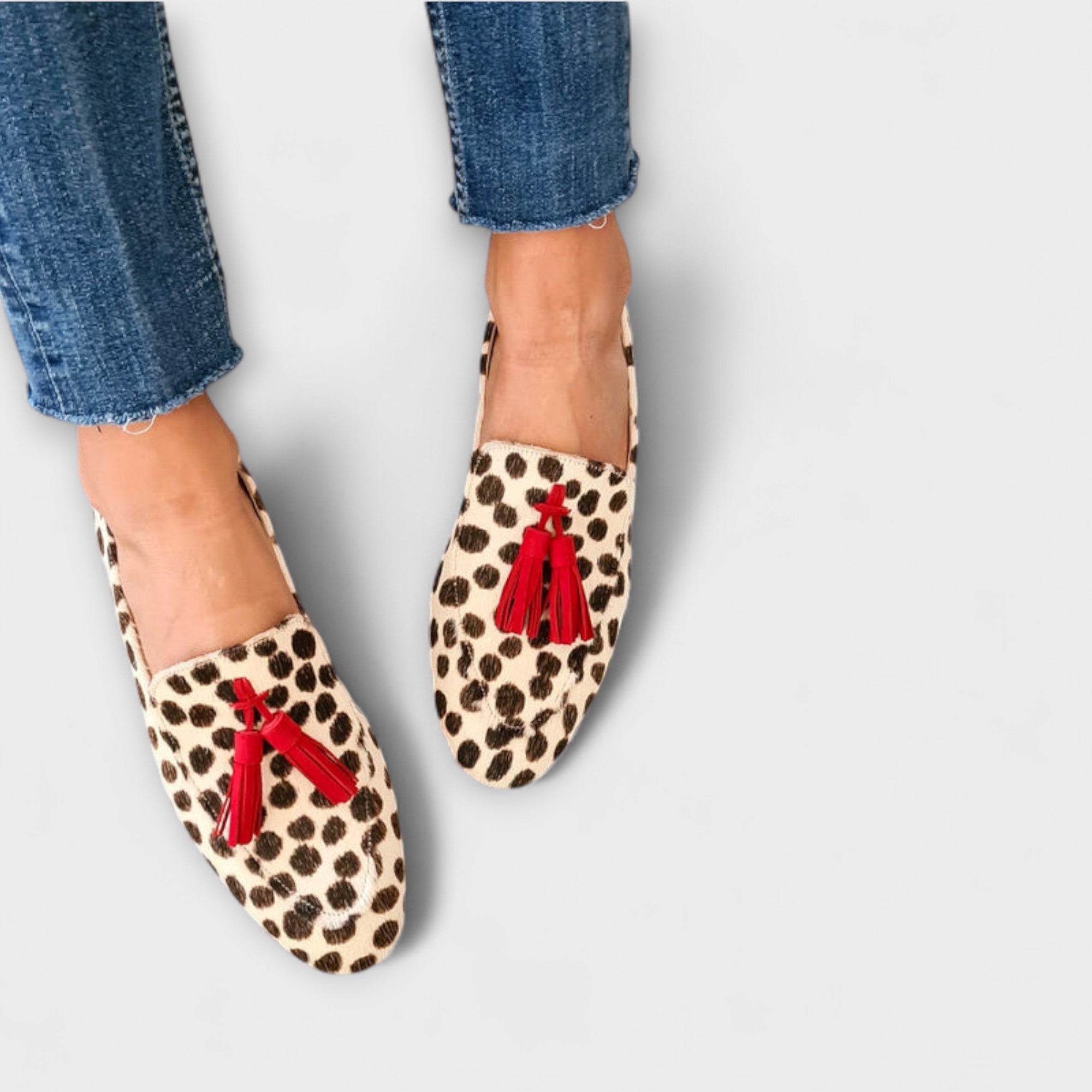 Avalon – Impresión de Leopardo y Detalle de Borlas