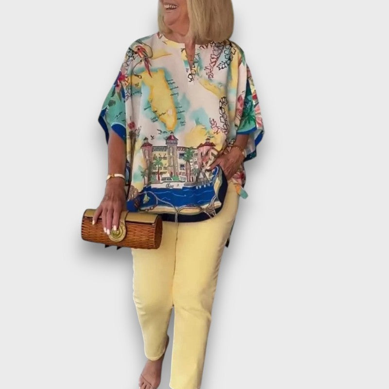Maribel – Blusa estampada de manga corta y corte medio